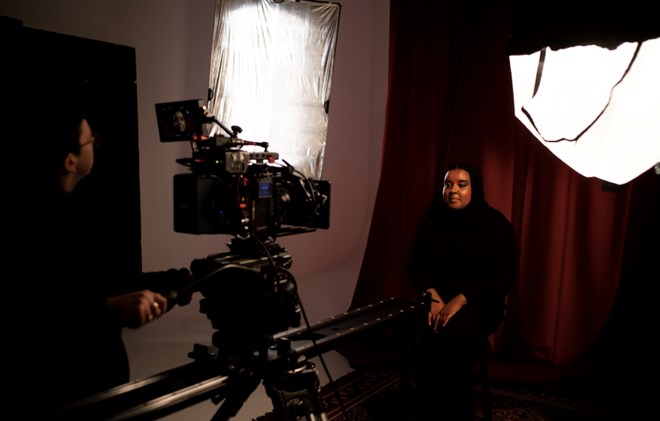 Behind the scenes shot, in discussion with Samiya (credit: Awa Farah)