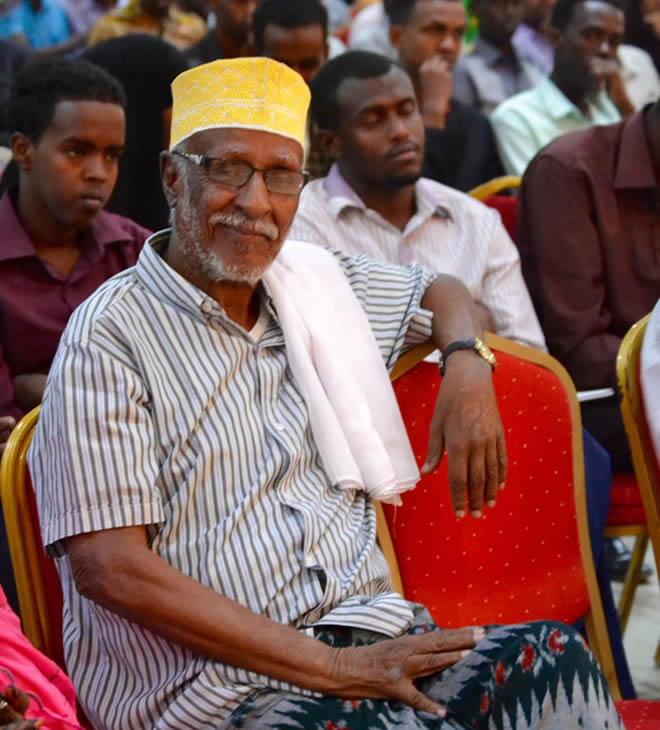 Somali poet Hadrawi enjoying poetry presented by one of his successor’s, Hasan Ganay(Nyabola, H. Nanjala)