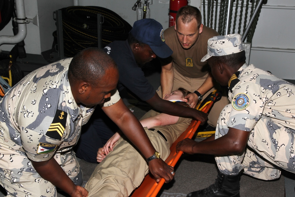 German sailors from FGS Bayern teach Djibouti Coastguard how to provide medical care at sea.