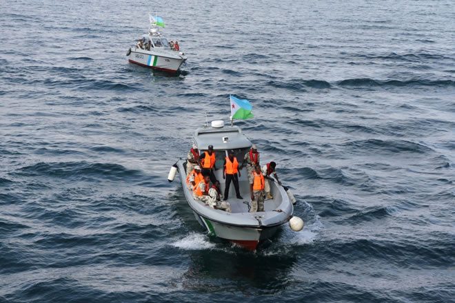 Djiboutian Cosatguard sailors arrive at FGS Bayern for a busy day learning maritime skills.
