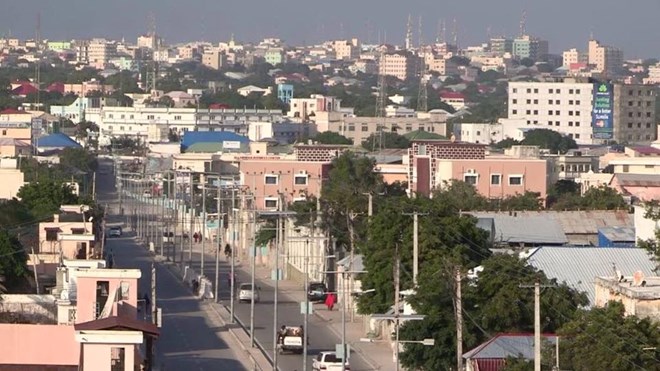 (Street view of Maka Almukarama, one of Mogadishu’s newly reconstructed central roads, 2014)