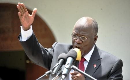 Tanzania"s President John Pombe Magufuli addresses members of the ruling Chama Cha Mapinduzi Party (CCM) at the party"s sub-head office on Lumumba road in Dar es Salaam, October 30, 2015.