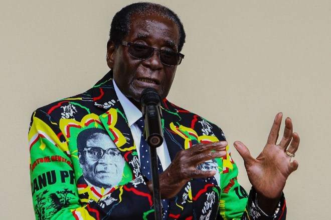 Zimbabwe President Robert Mugabe speaks at the party's annual conference on December 17, 2016 in Masvingo