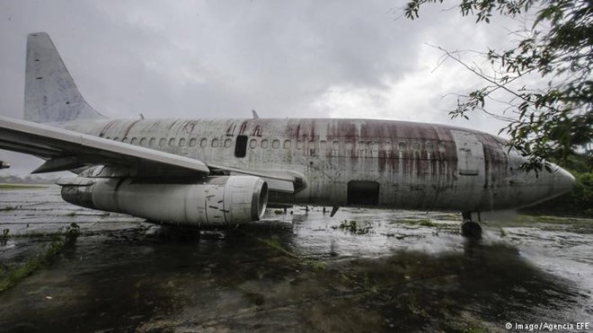 Landshut returns to Germany 40 years after hijacking

A long-awaited return to Germany

The years haven't been kind to the Landshut, perhaps the most famous Boeing 737-200 in Germany's history. It is currently rusting away at a "cemetery" for airplanes at the Fortaleza International Airport in Brazil. But now officials want to take the plane apart, transport the pieces to Germany and restore it at the Dornier Museum, close to Lake Constance.