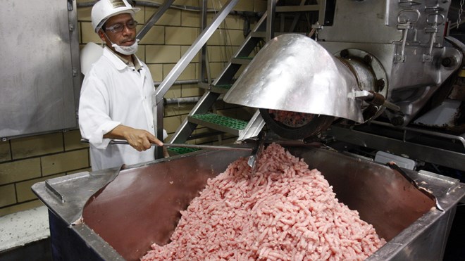 Workers at meat processing plants across the US have been particularly vulnerable to Covid-19.REUTERS/JESSICA RINALDI