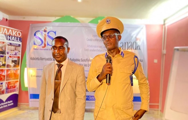 Police Commissioner, Capt. Adan Yarow speaks during the opening of a three-day journalists safety training in Jowhar, Hirshabelle on Wednesday 20 October, 2021. The activity is supported by Canada Fund. | PHOTO/SJS.