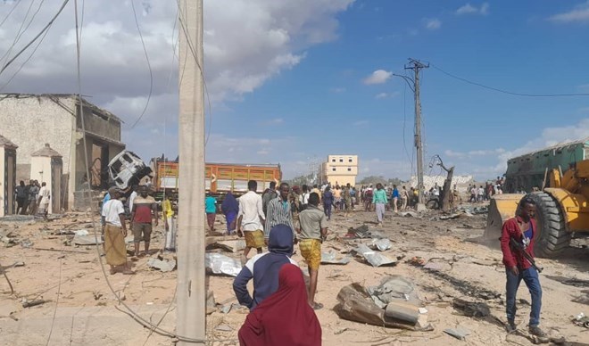 UPDATE: Truck bomb kills at least 10 in Somalia