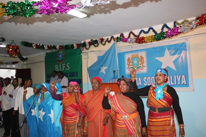 Kal-fadhigii Saddexaad ee Baarlamanka Somalia oo Muqdisho ka furmay iyo Madaxweynaha oo Khudbad ka jeediyay (SAWIRRO)