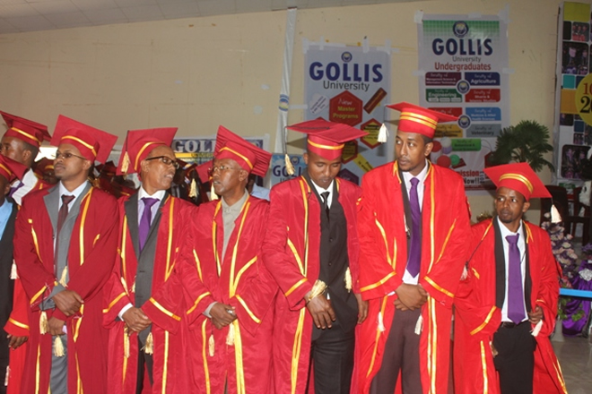 Madaxweynaha Somaliland oo ka qayb-galay xaflad loo sameeyay arday ka Qalin-jabisay Jaamacadda Golis (SAWIRRO)