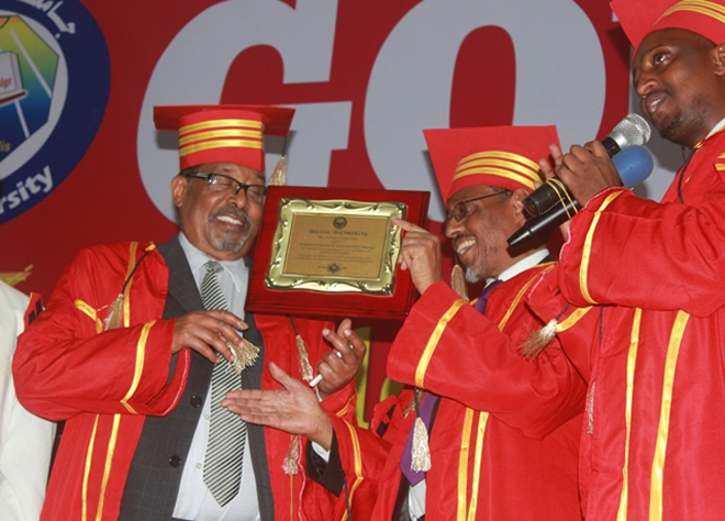 Madaxweynaha Somaliland oo ka qayb-galay xaflad loo sameeyay arday ka Qalin-jabisay Jaamacadda Golis (SAWIRRO)