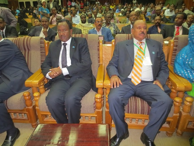 Ra’isul Wasaare Saacid oo la kulmay Jaaliyadda iyo shaqaalaha Safaaradda Soomaaliyeed ee Dalka Yemen (SAWIRRO)