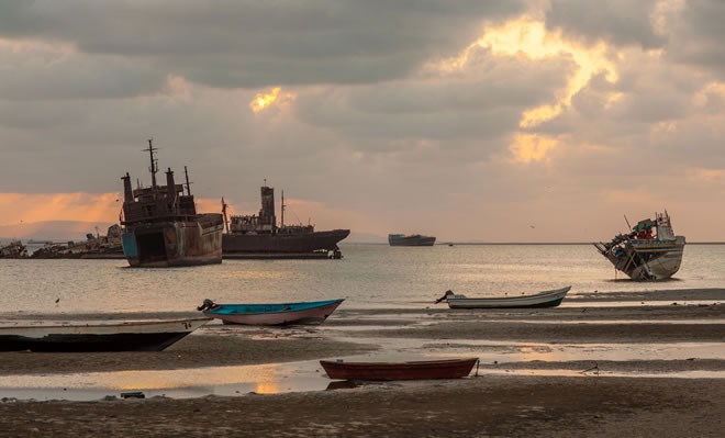 From 1981 to 2014, fishing pressure from foreign fleets in Somalia’s waters increased more than 20-fold. Photo by Eric Lafforgue/Alamy Stock Photo