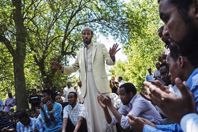 Imam Sheikh Aden Hassan said some final prayers for the two boys.