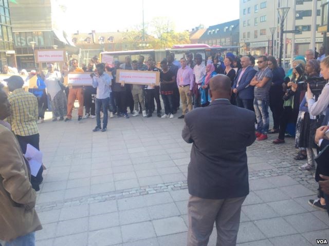 Somali migrants protest in Orebro, Sweden, May 7, 2016. They were protesting in response to what they called a racist video posted by Amineh Kakabaveh, a Swedish parliamentarian, to her Facebook page last week.