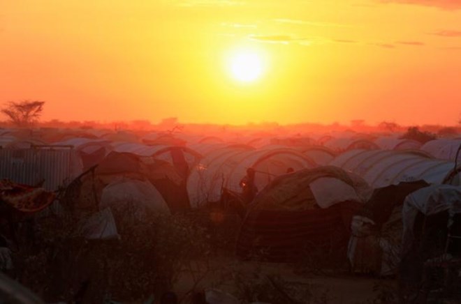 The sun sets over the Ifo extension refugee camp in Dadaab, near the Kenya-Somalia border, in Garissa County, Kenya, July 31, 2011. REUTERS/Thomas Mukoya/File Photo