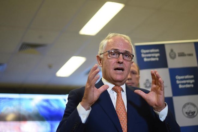 Australia's Prime Minister Malcolm Turnbull speaks to the media after a tour of the Australian Maritime Border Command Centre in Canberra, November 13, 2016. AAP/Lukas Coch/via REUTERS