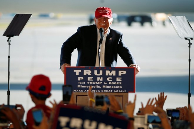 Republican  presidential nominee Donald Trump rallies with supporters in a cargo hangar at the Minneapolis-St. Paul International Airport in Minneapolis. (Reuters/Jonathan Ernst)