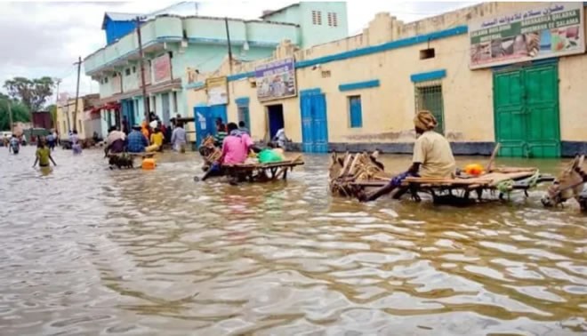 Flooding in Somalia has displaced 273,000 people. Edmontonians are meeting this weekend to plan fundraisers to help people affected by flooding in East Africa. (International Rescue Committee)