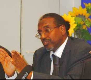 Mas’uul sare oo ka tirsan Dowladda Soomaaliya oo Saxaafadda ugu hanjabay in ay la dagaallamayaan