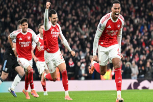 Review: Arsenal beats Aston Villa 4-1, Wolves stuns Man Utd