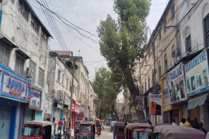 Suuqa Xamarweyne oo Maalintii sadaxaad Xiran iyadoo Ganacsatadu ka Cabanayaan Culeysyo Canshuureed oo ay Dowladda Kusoo Rogtay