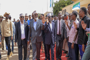 Sheekh Shariif oo Kismaayo u tagay ka qeyb galka Shirka Mucaaradka Soomaaliya